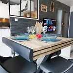 Le Duplex Preize Chez Stephane Et Sabrina Apartment Troyes